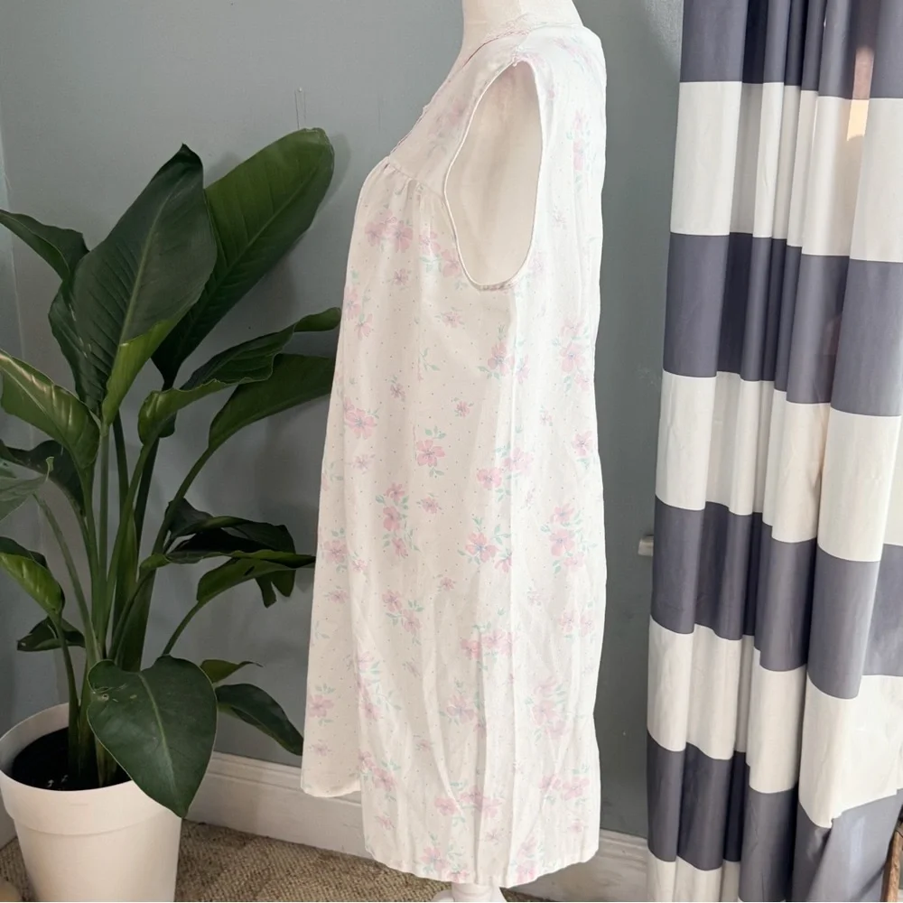 Vintage Floral Nightgown Lace Trim Pink Blue Medium Sleep Dress